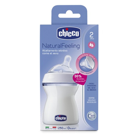 Пляшечка Chicco - Natural Feeling (80723.00) 250 мл/2 міс.+, пластик, соска силікон (середній потік), прозорий